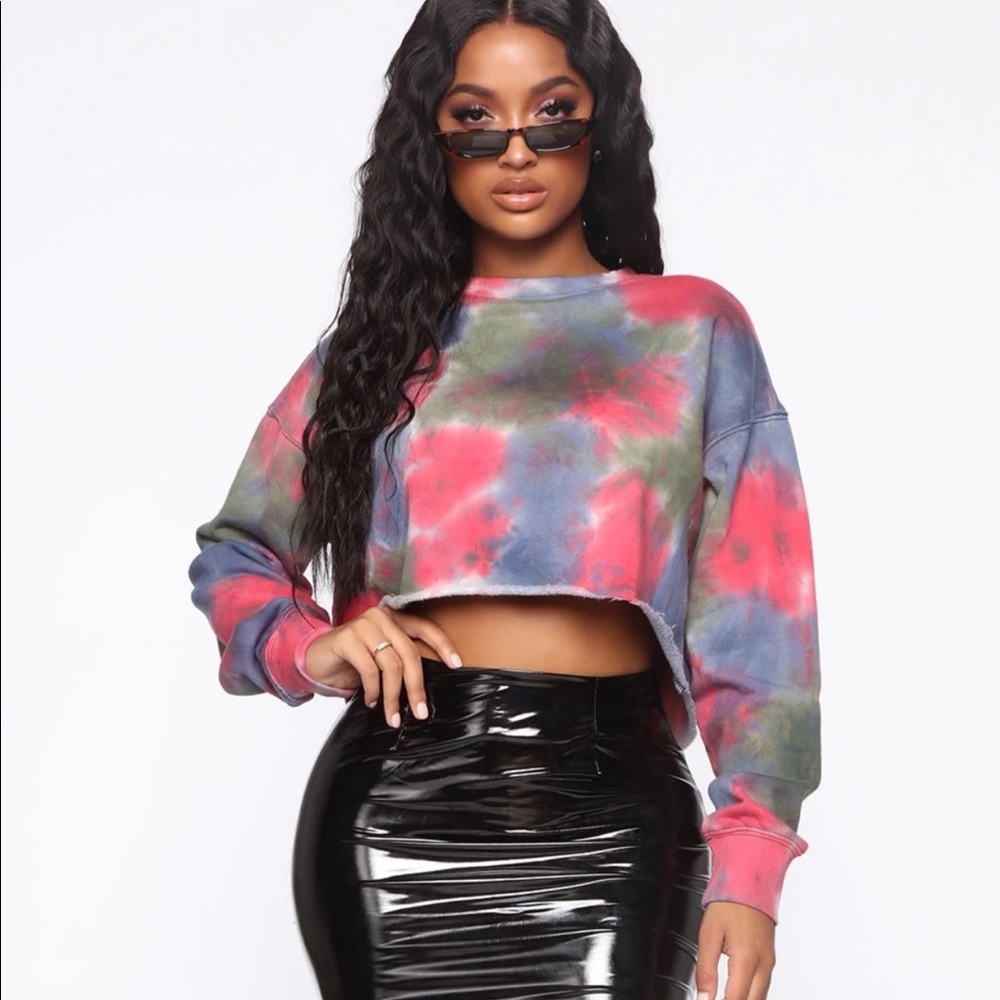 NWT tie dye cropped sweatshirt